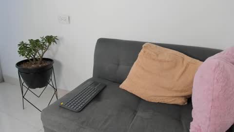 Snapshot of danny_and_lara chatting on November 11, 2025, 6:08 pm danny_and_lara online show from November 11, 2025, 6:08 pm