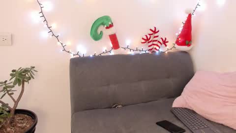 Snapshot of danny_and_lara chatting on November 15, 2025, 6:04 pm danny_and_lara online show from November 15, 2025, 6:04 pm