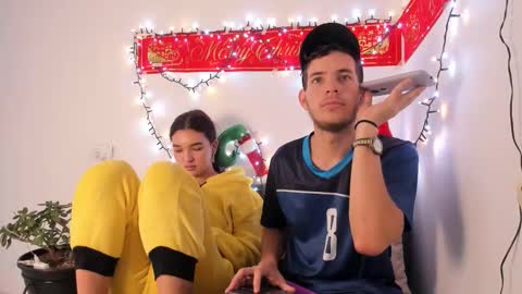 Snapshot of danny_and_lara chatting on November 20, 2025, 2:28 pm danny_and_lara online show from November 20, 2025, 2:28 pm