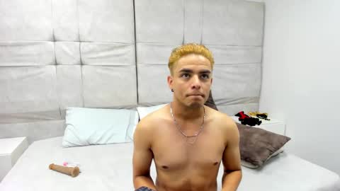 Snapshot of danny_butt_ chatting on December 6, 2024, 2:49 pm Daniel online show from December 6, 2024, 2:49 pm