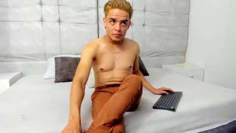 Snapshot of danny_butt_ chatting on December 11, 2024, 11:41 am Daniel online show from December 11, 2024, 11:41 am