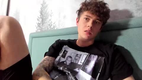Snapshot of danny_love01 chatting on December 7, 2024, 7:10 pm danny online show from December 7, 2024, 7:10 pm