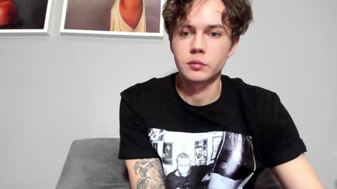 Snapshot of danny_love01 chatting on December 9, 2024, 4:15 pm danny online show from December 9, 2024, 4:15 pm
