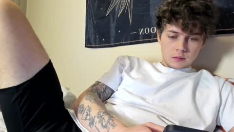 Snapshot of danny_love01 chatting on December 17, 2024, 12:00 pm danny online show from December 17, 2024, 12:00 pm
