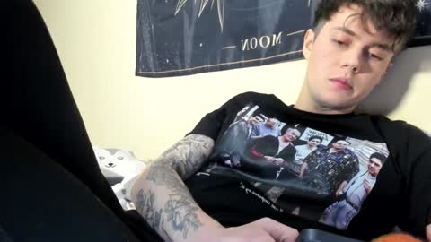 Snapshot of danny_love01 chatting on December 18, 2024, 6:14 pm danny online show from December 18, 2024, 6:14 pm