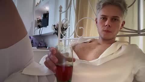 Snapshot of danny_love01 chatting on October 17, 2025, 11:57 am danny online show from October 17, 2025, 11:57 am