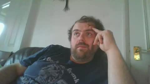 Snapshot of dannyb0y95 chatting on November 9, 2025, 1:53 pm Danny online show from November 9, 2025, 1:53 pm