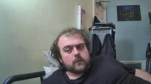 Snapshot of dannyb0y95 chatting on November 19, 2025, 9:15 pm Danny online show from November 19, 2025, 9:15 pm