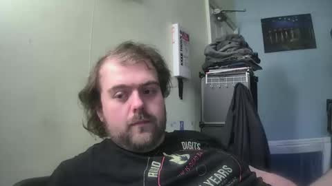 Snapshot of dannyb0y95 chatting on December 17, 2025, 9:37 am Danny online show from December 17, 2025, 9:37 am