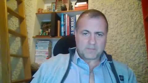 Snapshot of danparis91 chatting on February 19, 2026, 8:27 pm danparis91 online show from February 19, 2026, 8:27 pm