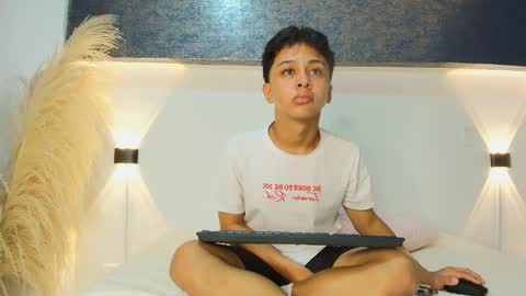Snapshot of dante_bre chatting on February 24, 2025, 11:32 am dante_bre online show from February 24, 2025, 11:32 am