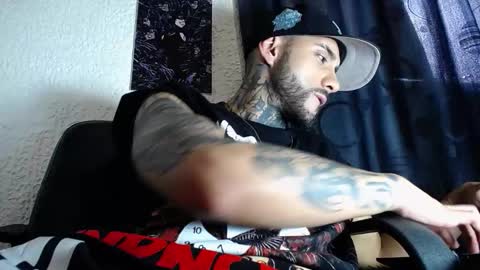 Snapshot of dante_d_angelo_ chatting on October 27, 2025, 6:01 pm dante_d_angelo_ online show from October 27, 2025, 6:01 pm