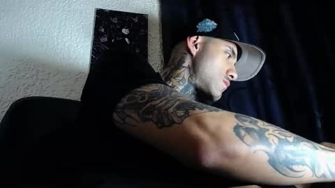 Snapshot of dante_d_angelo_ chatting on November 3, 2025, 6:58 am dante_d_angelo_ online show from November 3, 2025, 6:58 am