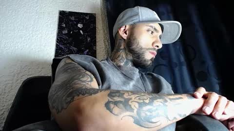 Snapshot of dante_d_angelo_ chatting on December 19, 2025, 6:20 am dante_d_angelo_ online show from December 19, 2025, 6:20 am