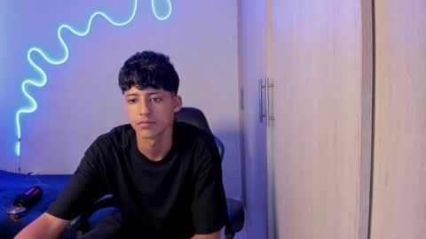 dante_martinez1 online show from April 1, 2026, 7:11 pm