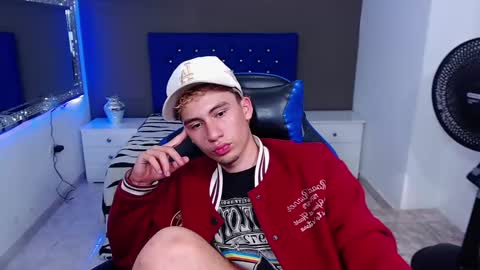 Snapshot of dante_tompson chatting on January 30, 2025, 8:53 pm Dante online show from January 30, 2025, 8:53 pm