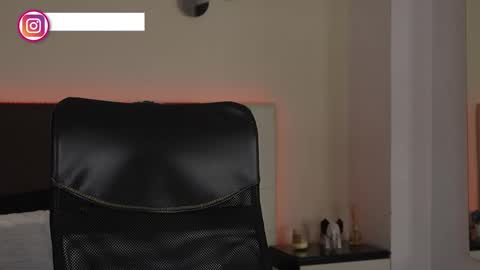 Snapshot of danteestone chatting on October 16, 2025, 8:43 pm Dante online show from October 16, 2025, 8:43 pm