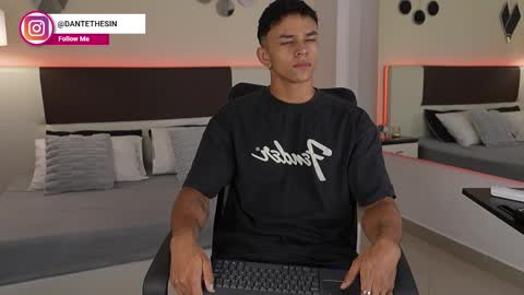 Snapshot of danteestone chatting on October 17, 2025, 8:44 pm Dante online show from October 17, 2025, 8:44 pm