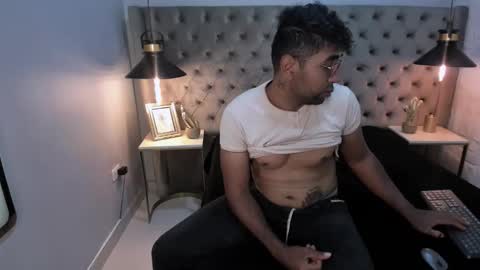 Snapshot of dantteray chatting on November 25, 2025, 11:21 am dantteray online show from November 25, 2025, 11:21 am