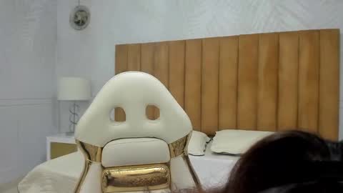 Snapshot of daphne81_ chatting on January 21, 2025, 2:22 am Daphne online show from January 21, 2025, 2:22 am