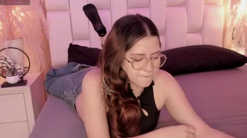 daphne_and_roger online show from April 14, 2026, 11:27 am