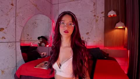 Daphne online show from February 7, 2025, 11:45 am