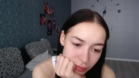 Daphne Darkthorn online show from November 5, 2025, 12:27 pm