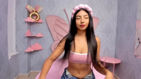 Snapshot of daphne_fox_ chatting on December 19, 2024, 10:24 am Daphne  online show from December 19, 2024, 10:24 am
