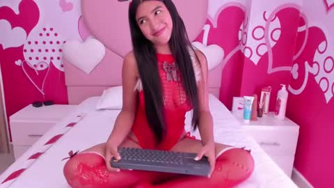 Snapshot of daphne_fox_ chatting on December 24, 2024, 2:12 pm Daphne  online show from December 24, 2024, 2:12 pm