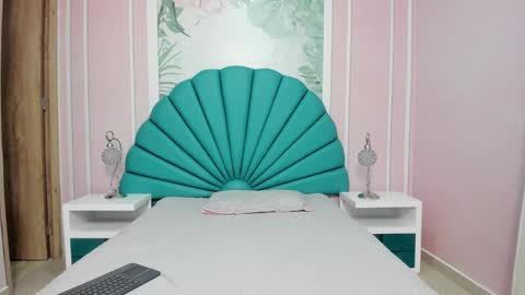 Snapshot of daphne_fox_ chatting on January 21, 2025, 2:11 am Daphne  online show from January 21, 2025, 2:11 am