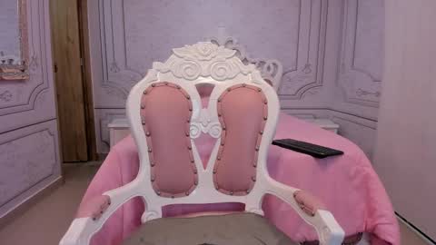 Snapshot of daphne_fox_ chatting on March 9, 2025, 12:09 pm Daphne  online show from March 9, 2025, 12:09 pm