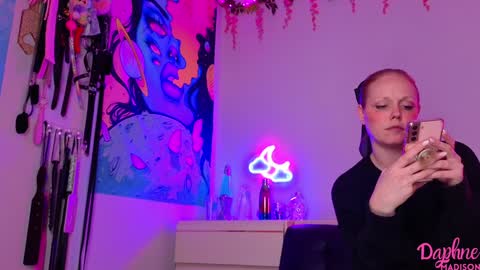 Daphne Madison online show from November 29, 2025, 12:02 am