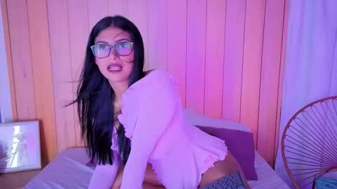 Daphne online show from November 28, 2025, 3:53 am