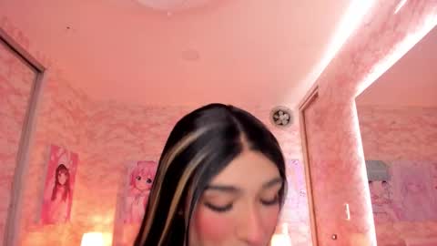    online show from December 3, 2025, 9:35 pm