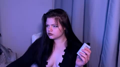 Snapshot of darina_wilsons chatting on January 18, 2026, 9:02 am darina_wilsons online show from January 18, 2026, 9:02 am