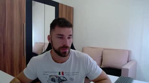 darius_94 online show from October 30, 2025, 8:05 am