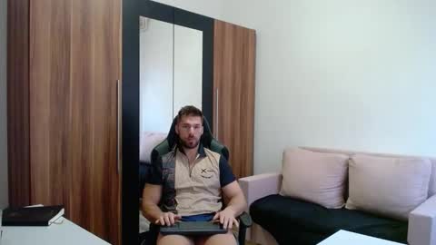 darius_94 online show from March 9, 2026, 5:22 am