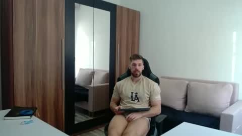 darius_94 online show from March 20, 2026, 6:51 am