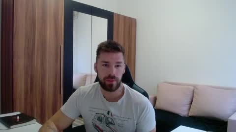 darius_94 online show from April 2, 2026, 5:05 am