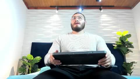 Darius online show from April 27, 2026, 11:19 am