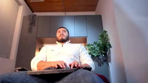 Darius online show from May 4, 2026, 11:28 am