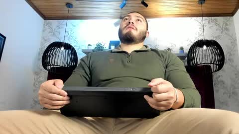 Darius online show from May 15, 2026, 11:17 am