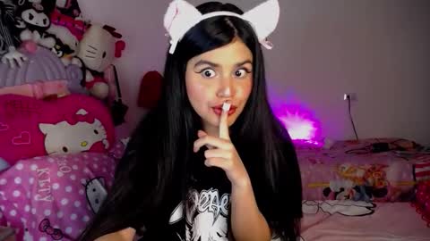 Moony online show from December 4, 2025, 1:48 am