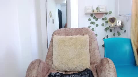 dark_dreams0 online show from May 25, 2026, 7:20 pm
