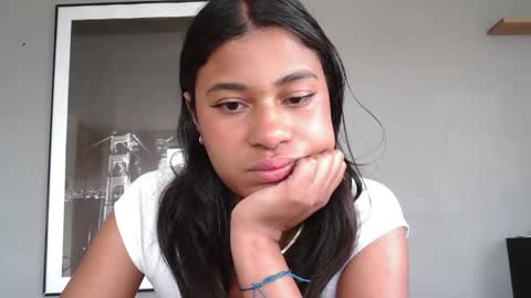 Snapshot of dark_enchantress_ chatting on January 14, 2026, 4:01 pm Sofia online show from January 14, 2026, 4:01 pm