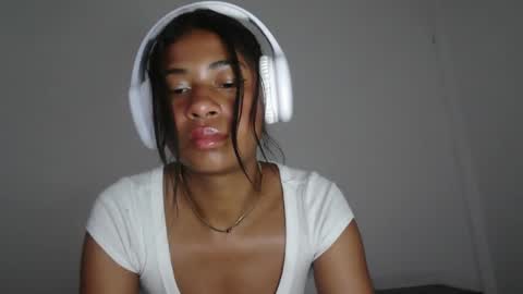 Snapshot of dark_enchantress_ chatting on February 21, 2026, 7:04 pm Sofia online show from February 21, 2026, 7:04 pm