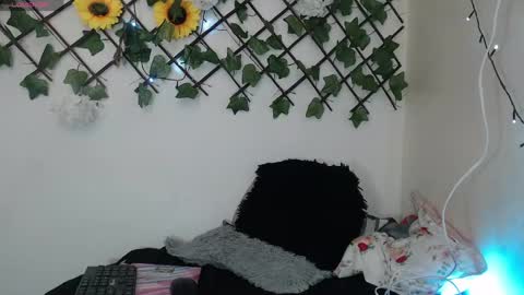 dark_flama online show from May 15, 2026, 10:50 pm
