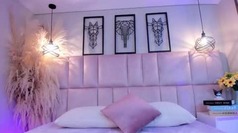 Snapshot of dark_nina_ chatting on October 2, 2025, 3:24 am Nina online show from October 2, 2025, 3:24 am