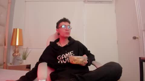 dark_sun333 online show from November 9, 2025, 8:51 pm