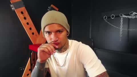 Snapshot of darkbenito chatting on January 15, 2026, 12:32 pm Benito online show from January 15, 2026, 12:32 pm